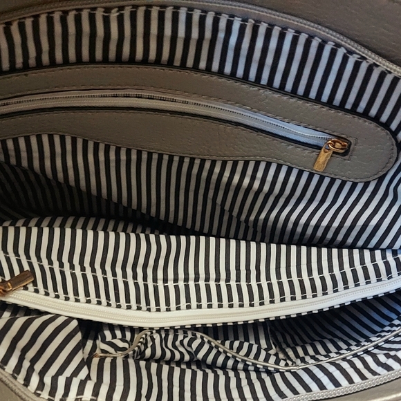 Purse - Picture 3 of 3